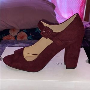 Comfort Est. 1946 Maroon Heel. Classy shoe!